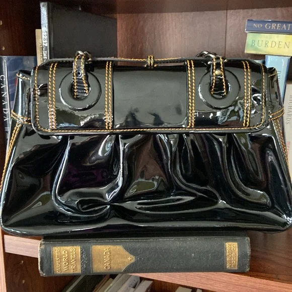 Fendi B Bag Purse in Black Patent Leather with Orange Contrast Top Stitching - Picture 15 of 16
